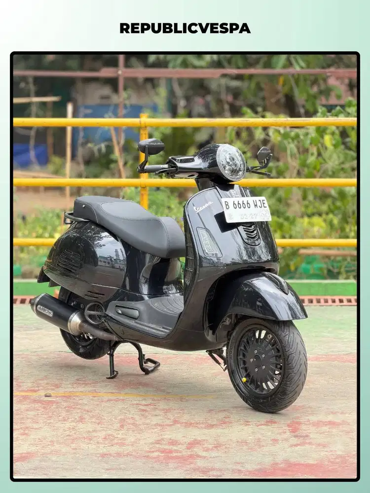TERMURAH PIAGGIO VESPA GTS 150 3V IE TAHUN 2016 NERO VULCANO MODIFIKAS
