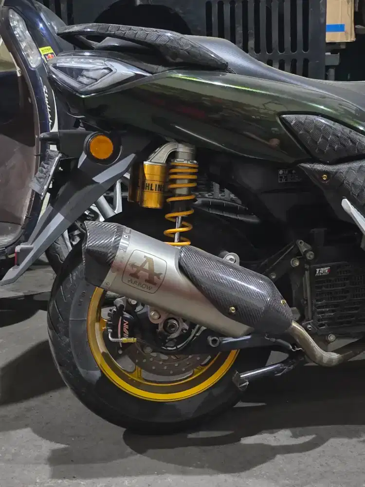 Ohlins YA020 shock