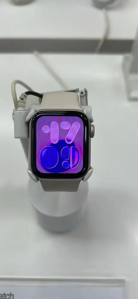 apple watch se 3 40mm bisa melayani credit