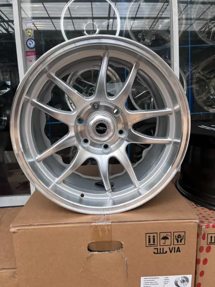 Work kiwami ring 18x9 pcd 6x139,7 et 0 full mirror 4pcs