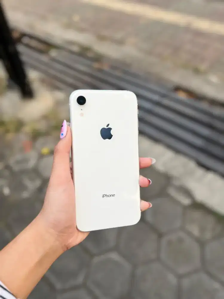 IPHONE XR 64GB PUTIH
