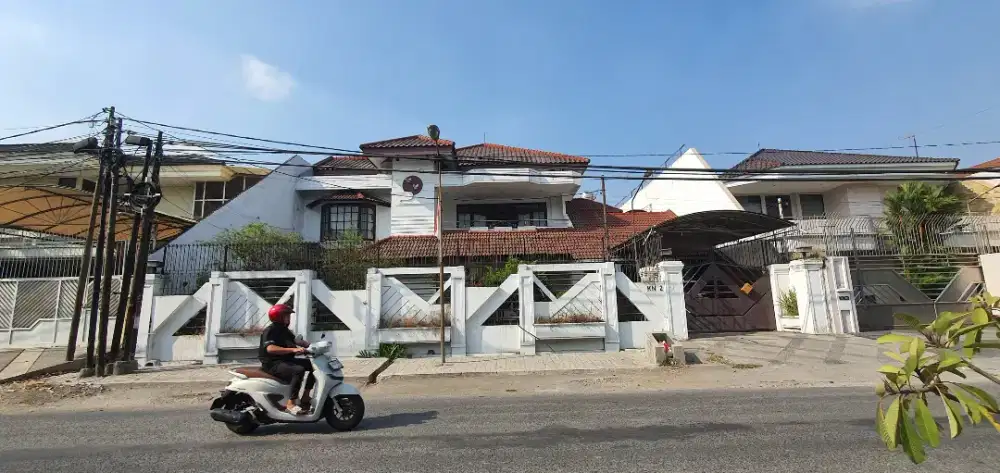 Di sewakan Rumah Surabaya barat Strategis