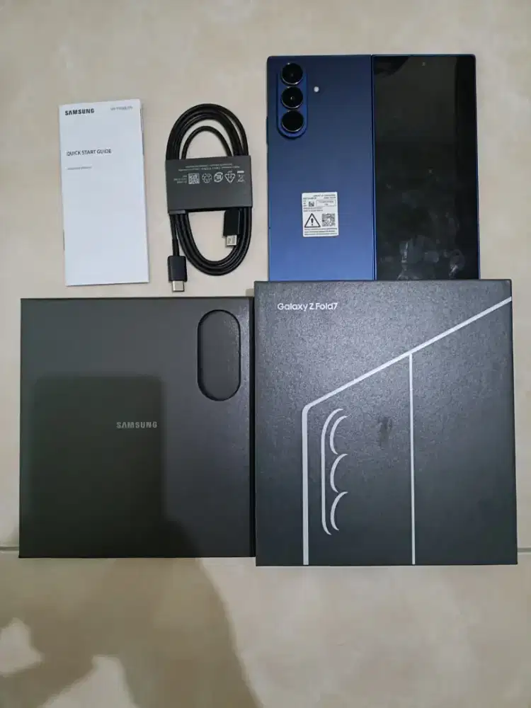 Samsung Z Fold 7 seperti baru 12/256