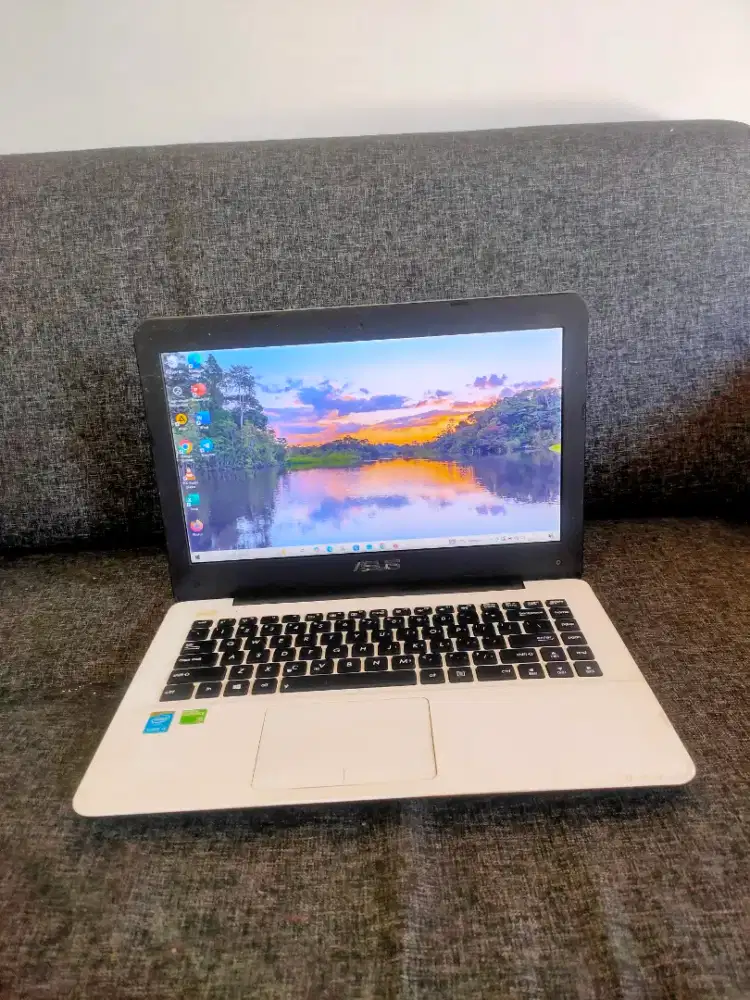 Laptop Asus core i3 RAM 6GB dual VGA