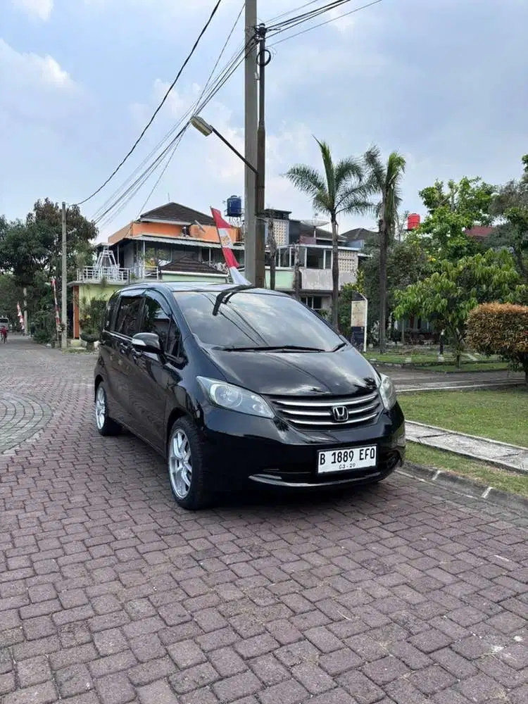 Honda Freed 2010 Bensin
