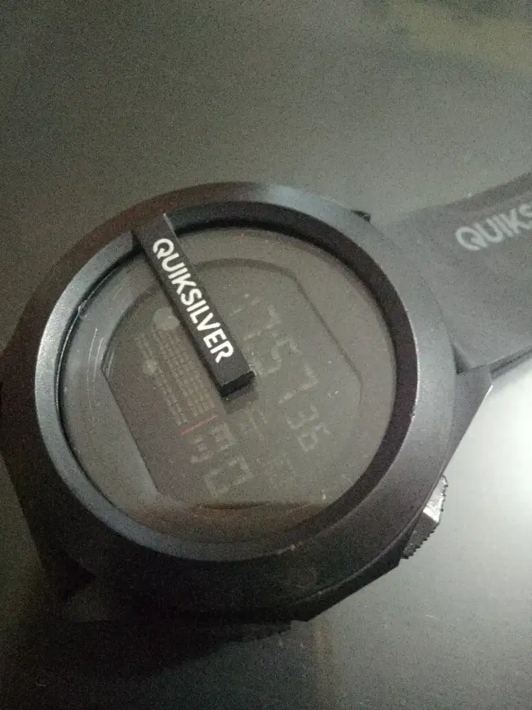 JAM TANGAN COWOK QUICKSILVER