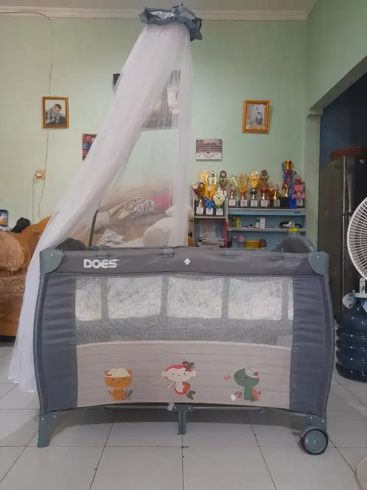 Babydoes  grey like new