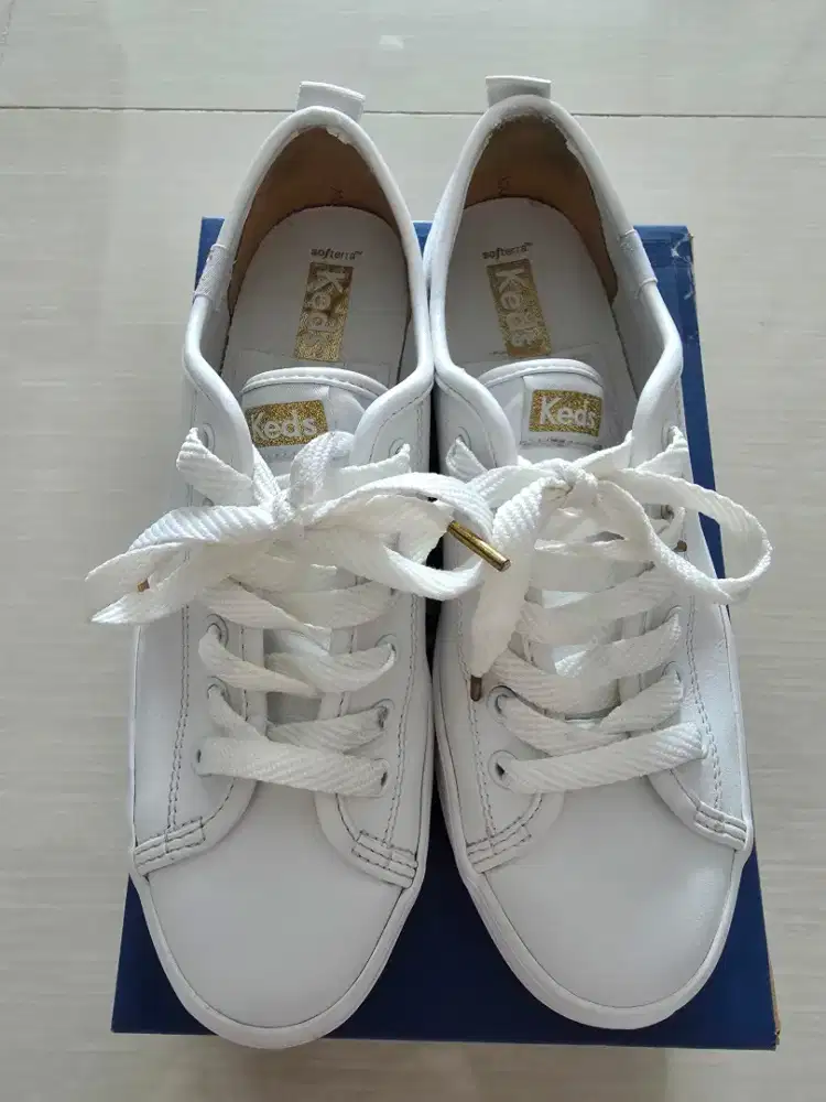 Sepatu Sneaker Wanita Keds