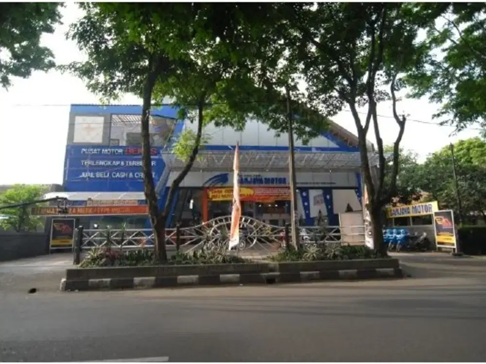 TURUN HARGA   DIJUAL GEDUNG SHOWROOM AKTIF PUSAT KOTA JL IBU INGGIT GARNASIH CIATEUL PUNGKUR KOTA BANDUNG