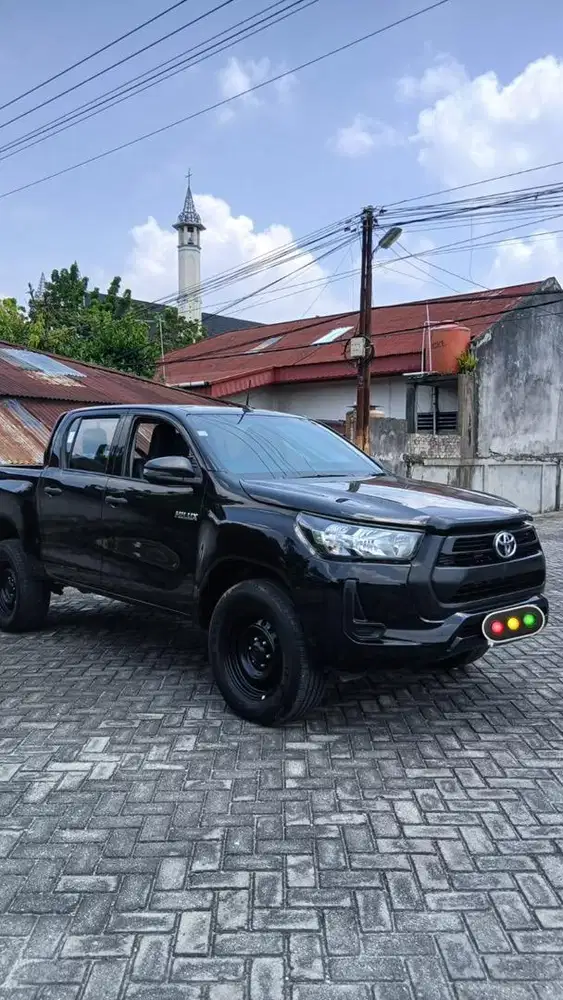 Hilux type E tahun 2023