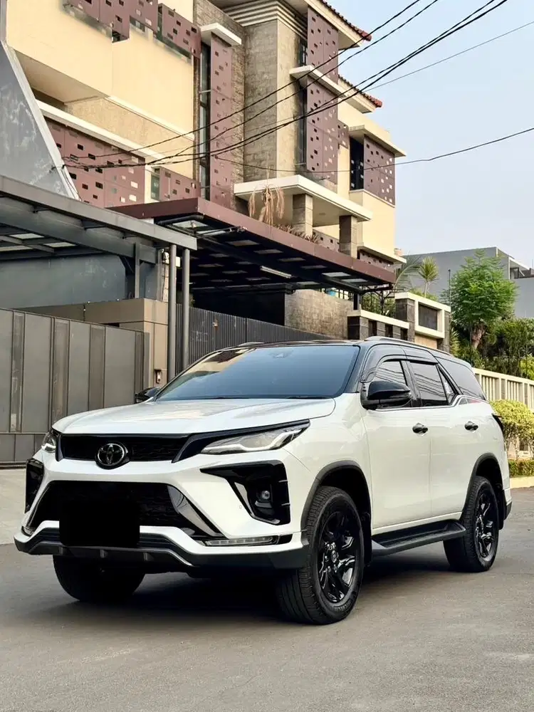 Toyota Fortuner VRZ Legender 2.8 GR 2025