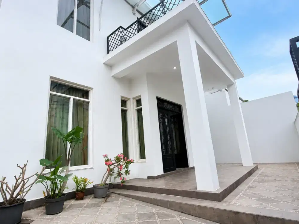 Rumah Cocok Untuk Kantor atau Production House di Radio Dalam Kebayoran Baru