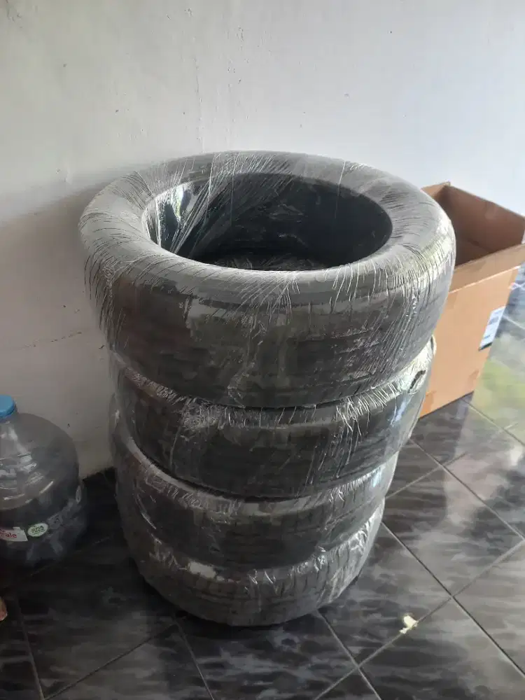 BAN MOBIL BEKAS 225/55 R18 PRIMACY 5 MICHELIN