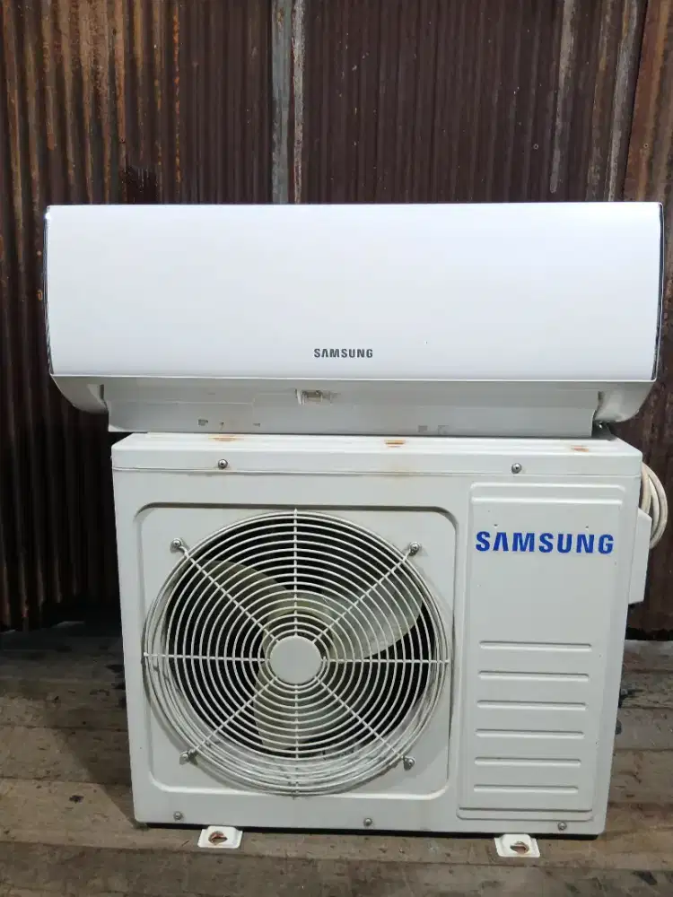 MENJUAL AC BEKAS 1/2 PK KOMPLIT