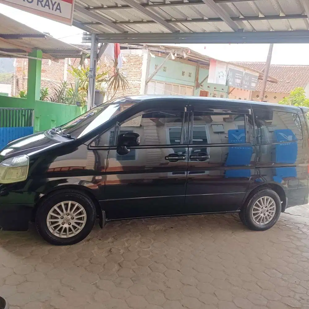 Nissan Serena 2010 Bensin