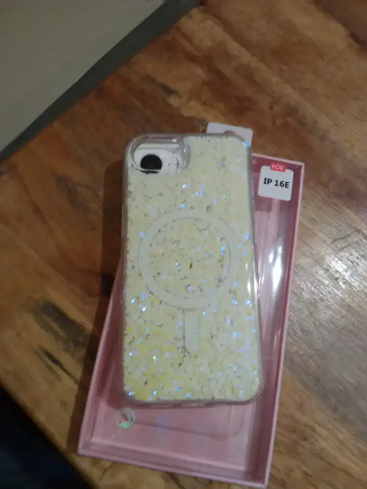 Casing HP iPhone 16 e