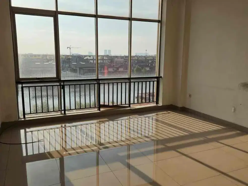 Ruko siap pakai dengan 2 view di kawasan premium di golf island PIK jakarta utara