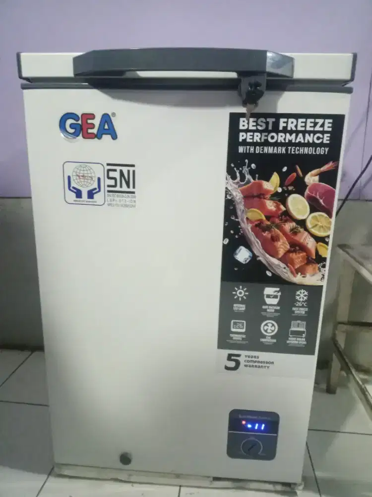 Di jual FREEZER GEA 100L