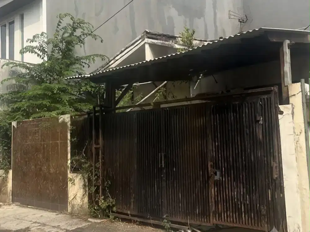 Dijual Rumah Tua Hitung Tanah Di Kawasan Perumahan Pondok Indah