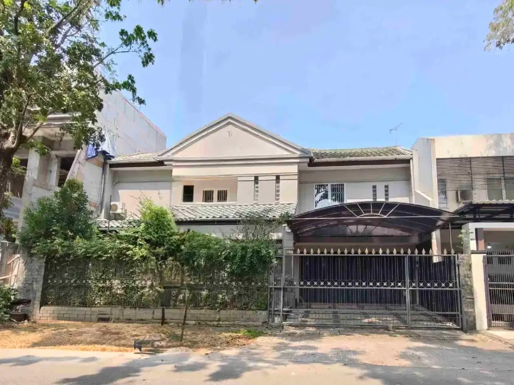 RUMAH PUSPITA LOKA BSD ROW JALAN BESAR HALAMAN BELAKANG LUAS