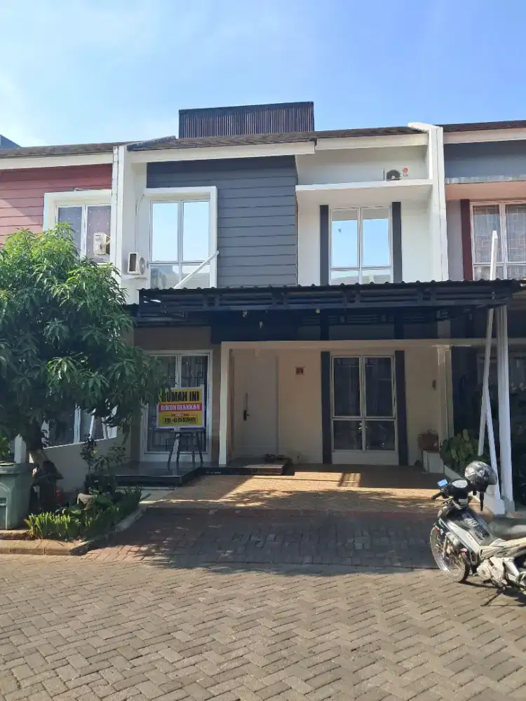 Di kontrakan Rumah