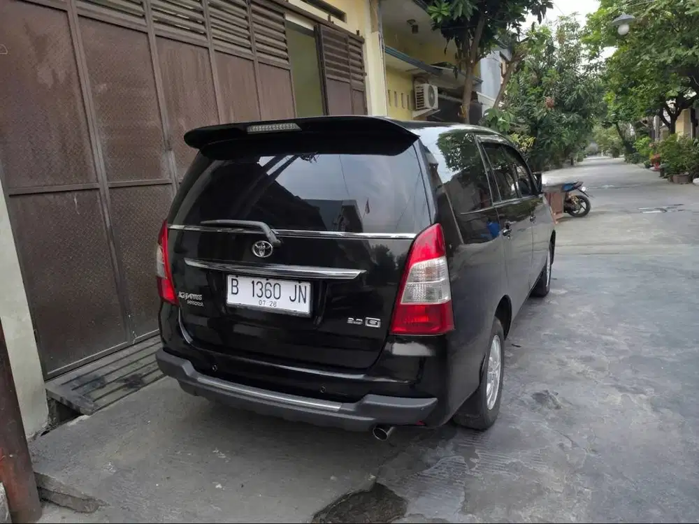 Toyota Kijang Grand Innova Inova E Manual MT Tahun 2012 Hitam , 2011