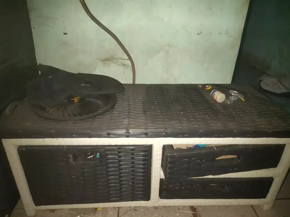 Meja TV Masih bagus