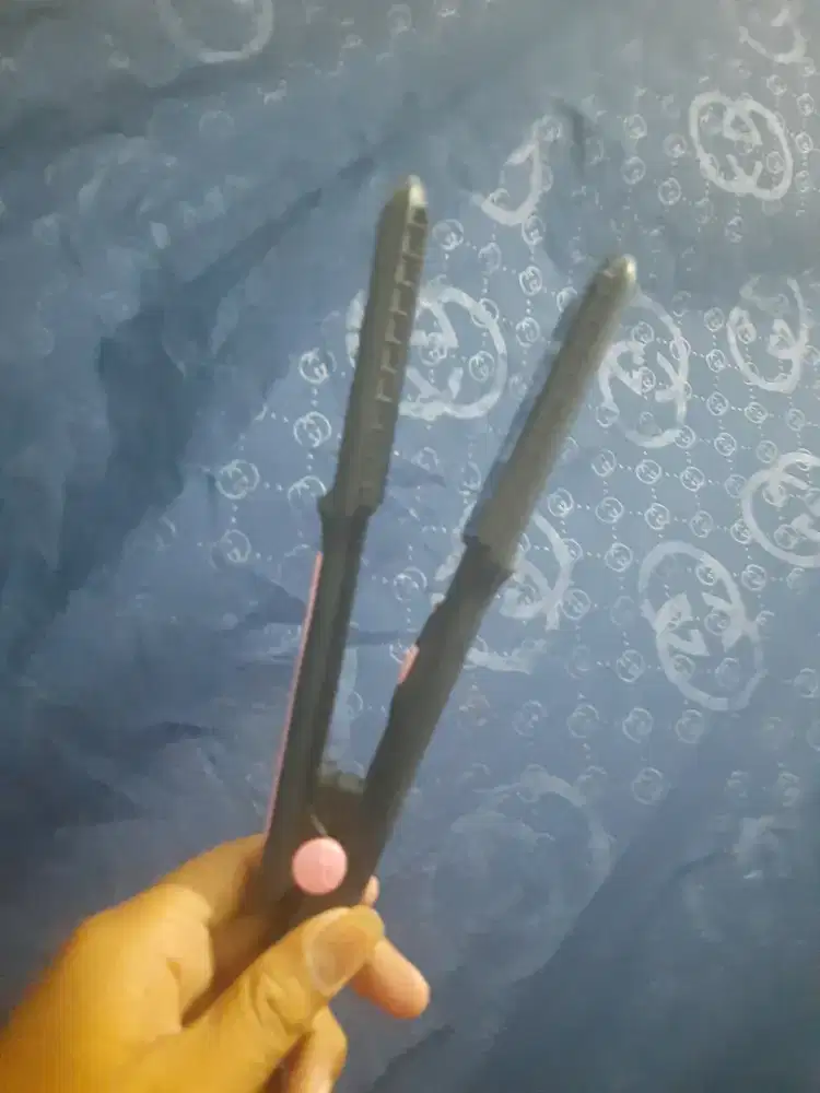 Catokan rambut lurus
