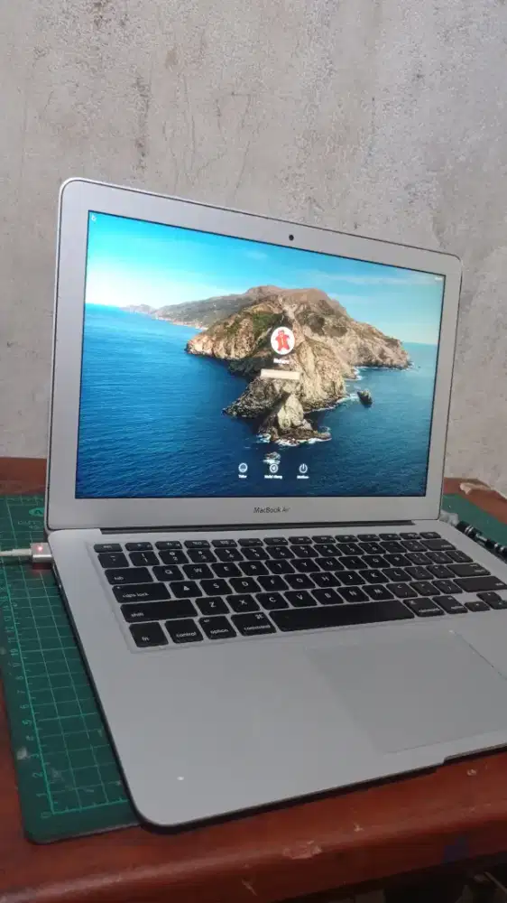 Teknisi komputer laptop panggilan