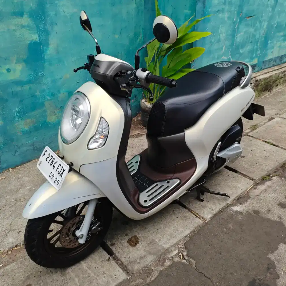 scoopy keyless remote tahun 2024 dijual surat lengkap Mampang Depok