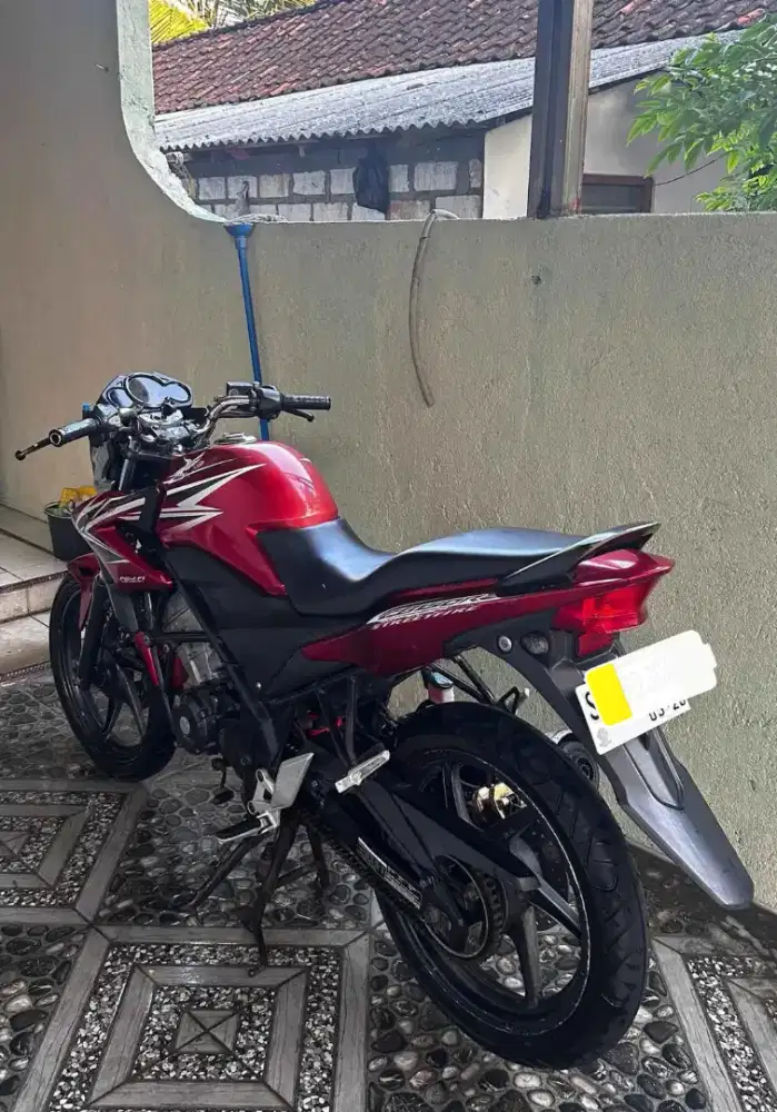 Cb 150r old merah
