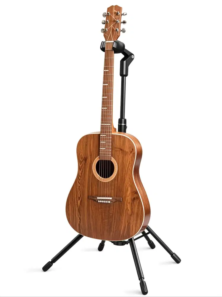 Gitar akustik solid