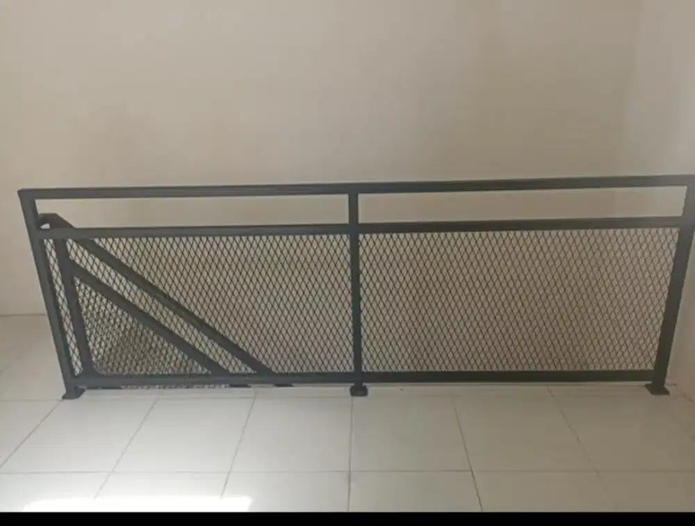Pegangan Tangga, Tralis Tangga Balkon, Railing Tangga Expanda,