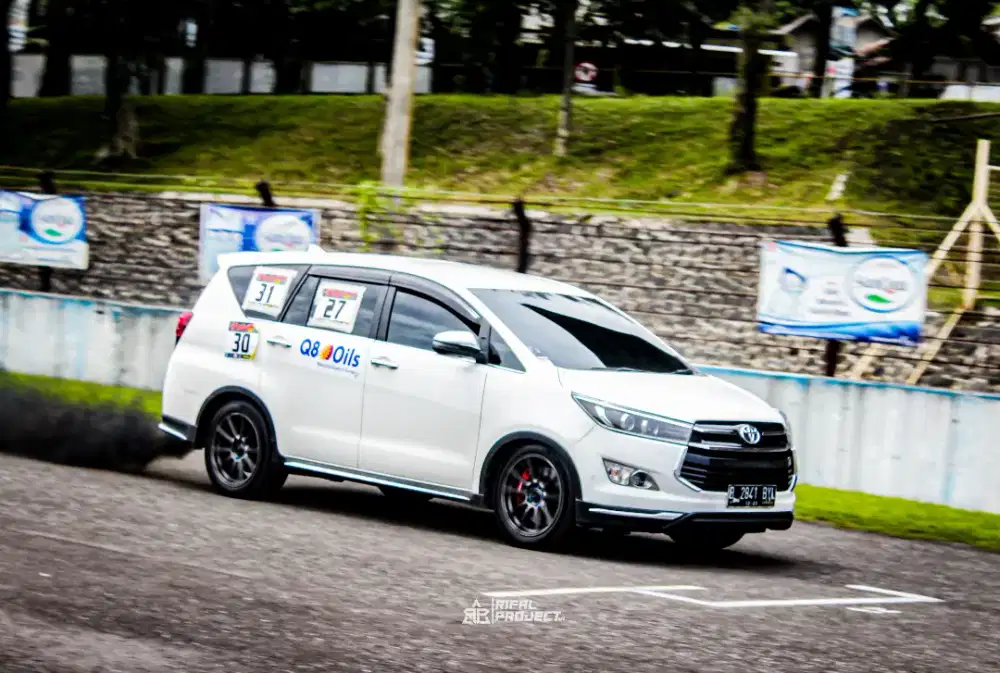 Toyota Innova venturer 2018 full modif