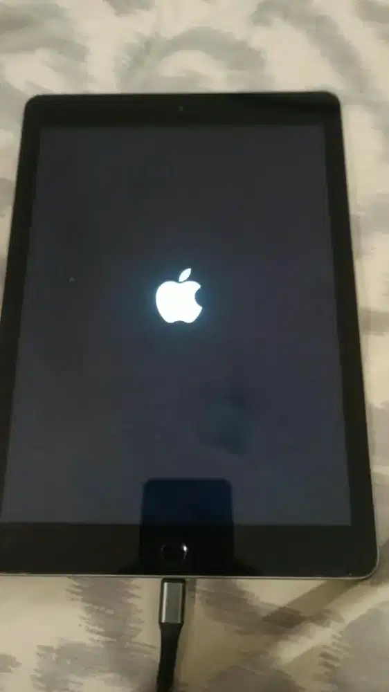 iPad gen 5 32 gb wifi only