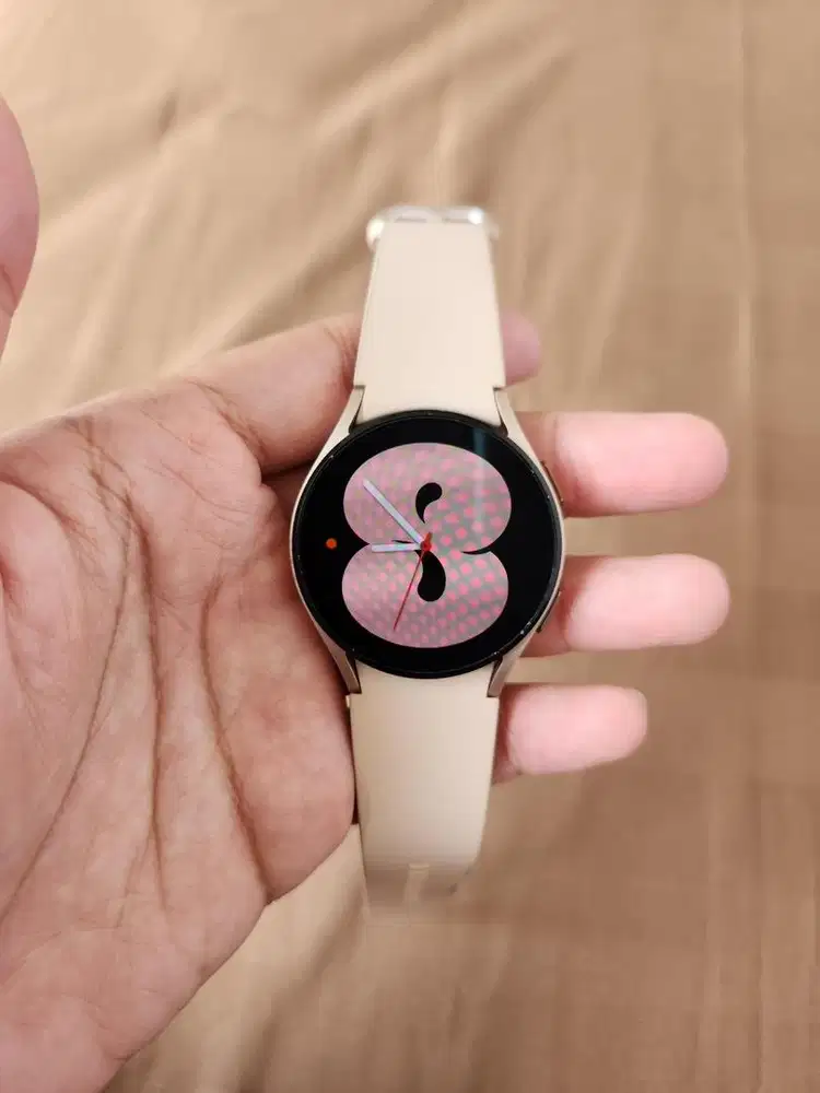 Samsung Galaxy Watch 4 40mm smartwatch charger only mulus pemakaian