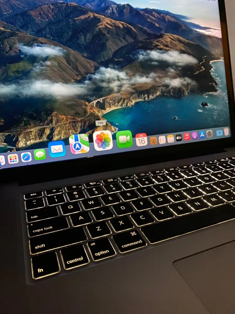 Macbook Pro Retina 2015 15 inch Ram 16 GB Storage SSD 512 GB