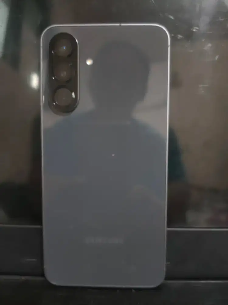 Samsung A56 5G 12/256 + charger