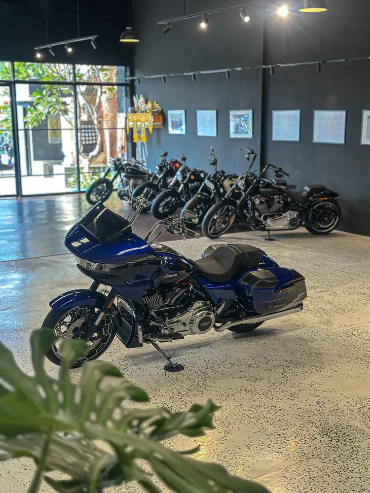 ALL NEW ROAD GLIDE CVO VVT 121 BRAND NEW