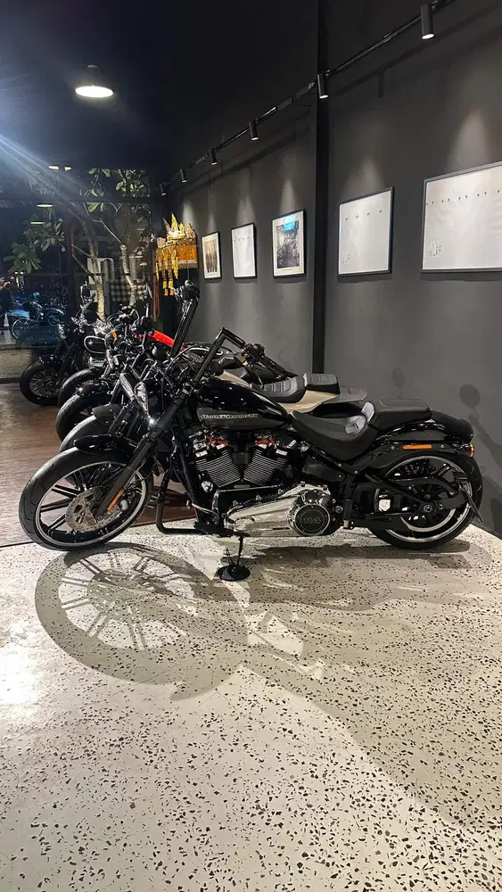 H-D Softail Breakout 114 Ci Full Paper Acc Branded Low odo istimewa