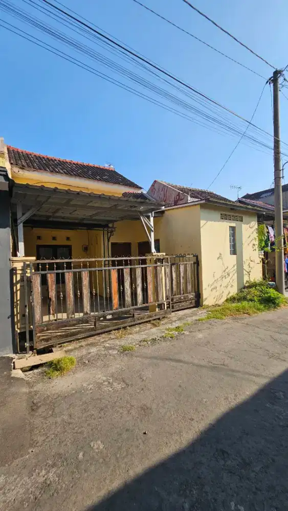 Rumah disewakan di timur Semanggi, Pasar Kliwon, Solo