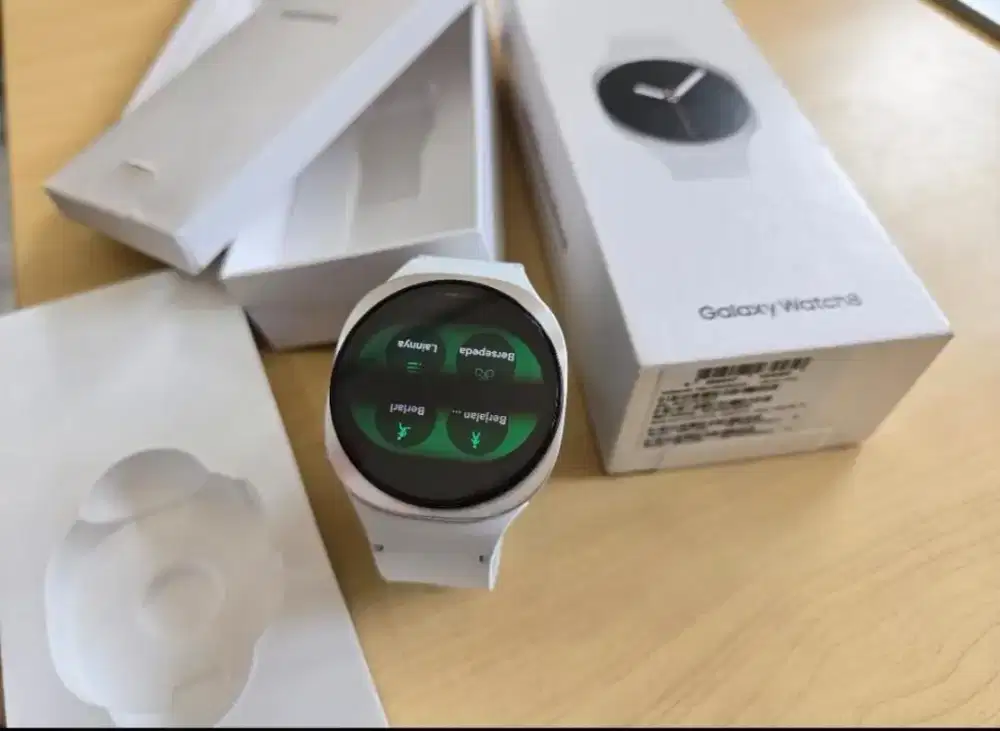 SAMSUNG WATCH 8