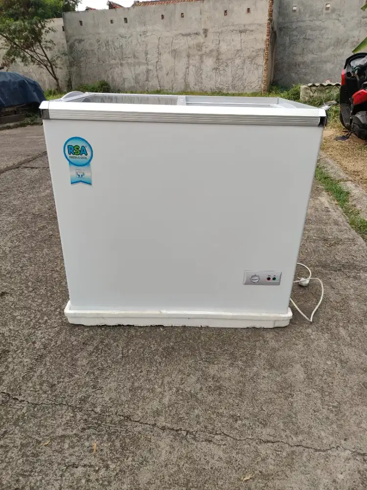 Frezer RSA kaca 200 liter pemakaian 1bln mulus, dus semua lengkap