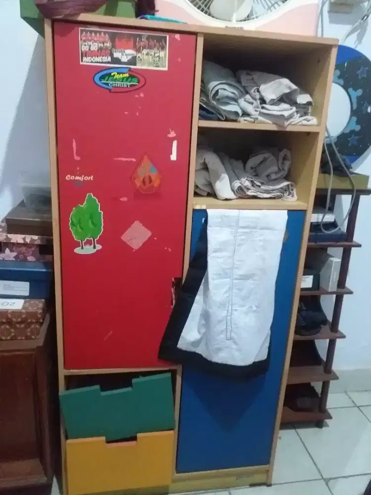 Lemari baju olimpic