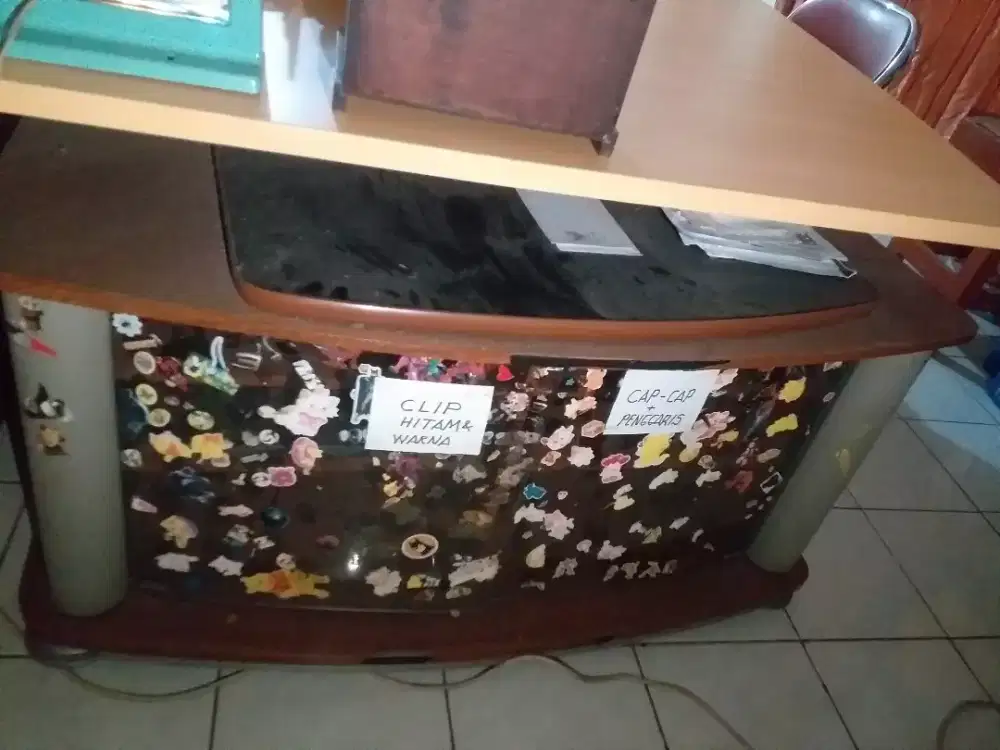 Buffet pendek tuk tv