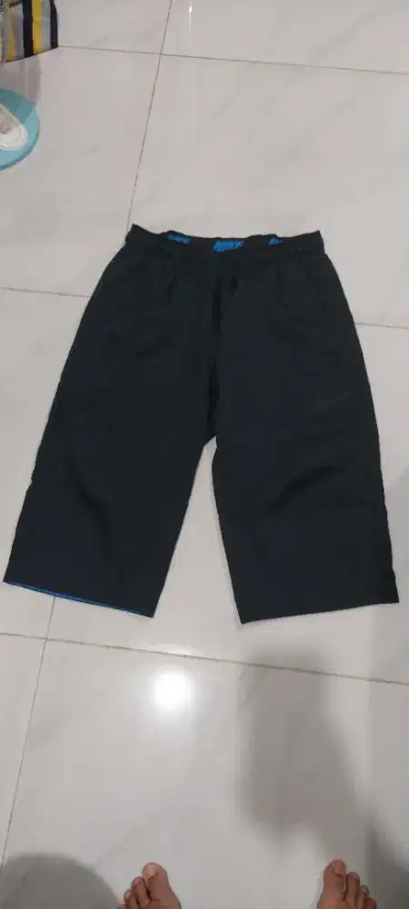 Celana olahraga Nike