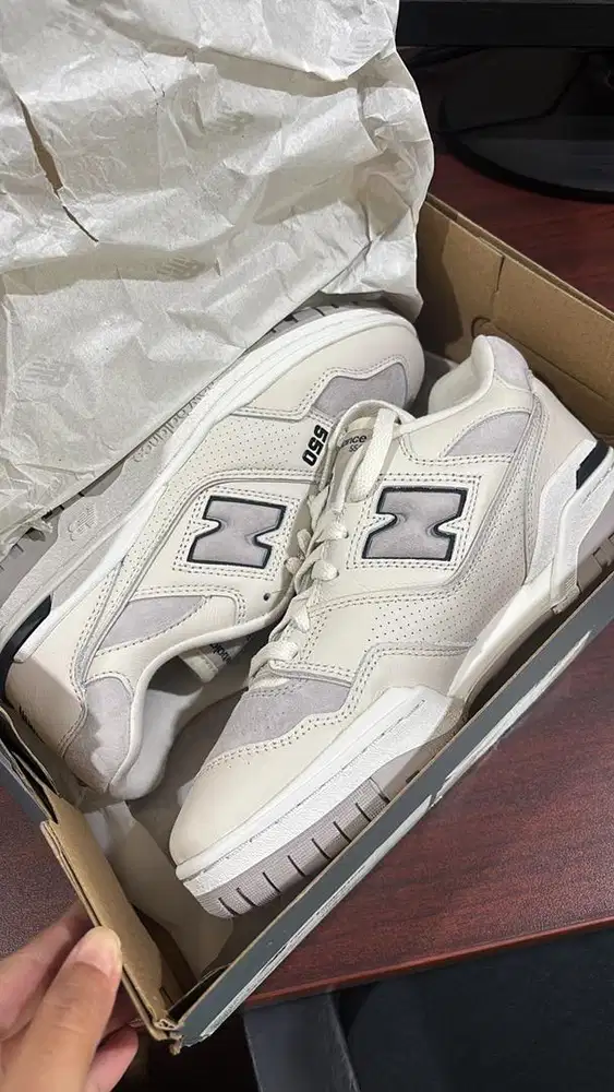  Dijual Sepatu NB550