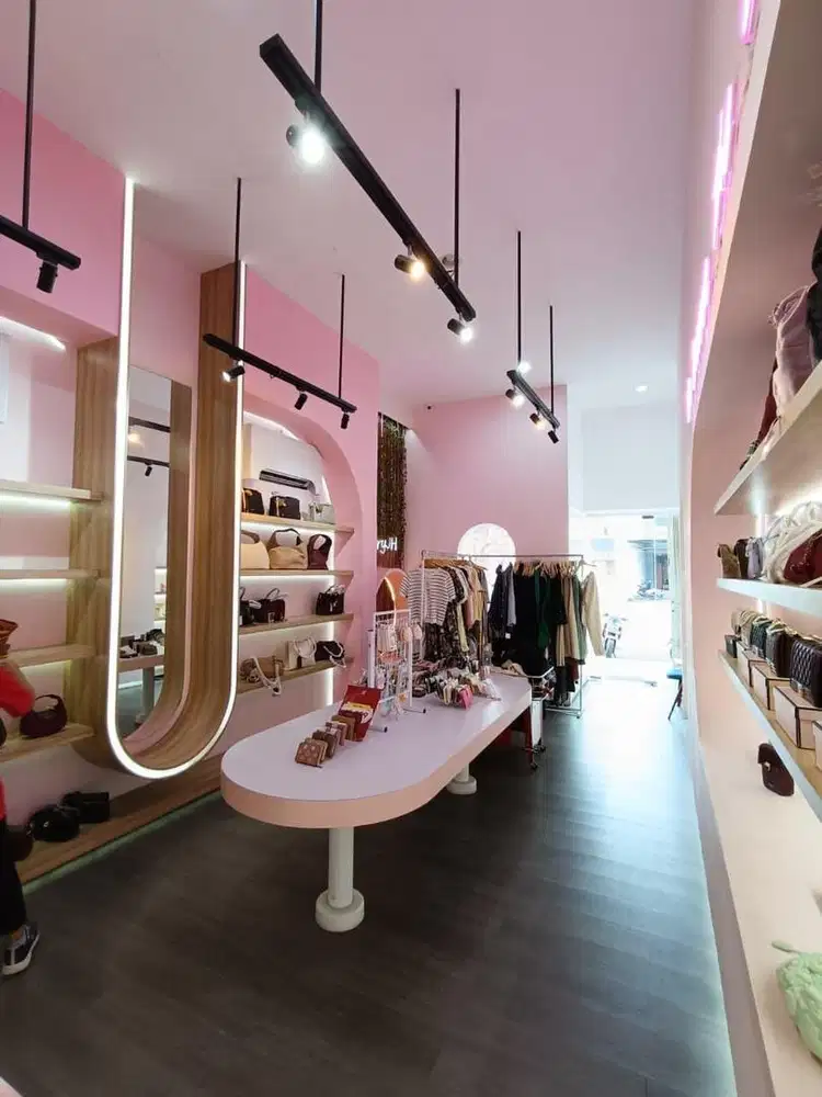 Rak display tas wanita
