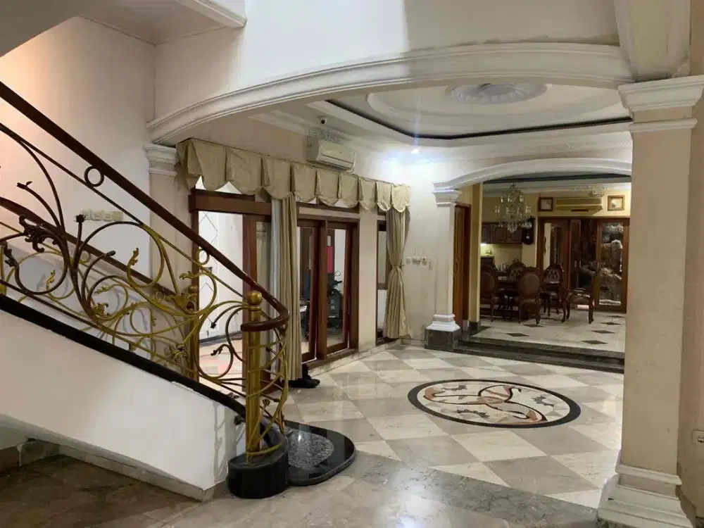 FOR RENT — RUMAH ELEGAN DI RAWAMANGUN

Space, Comfort & Strategic Living in One Address
