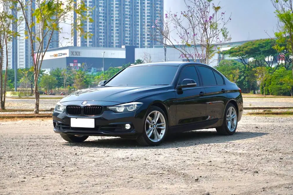 BMW 320i Sport Shadow Individual B48 2019